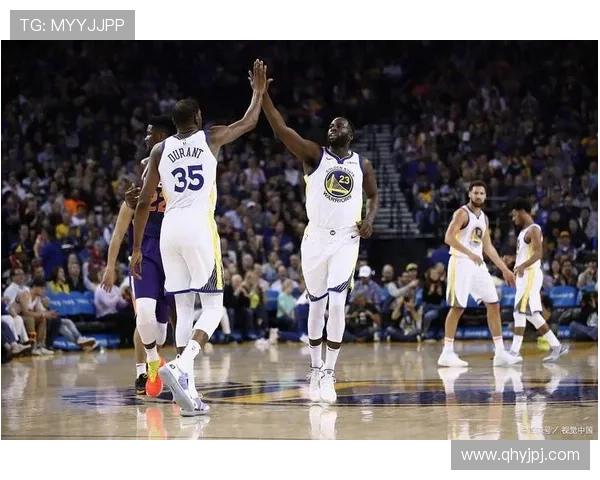 克莱重现昔日风采半场三分表现亮眼单防字母展现防守实力